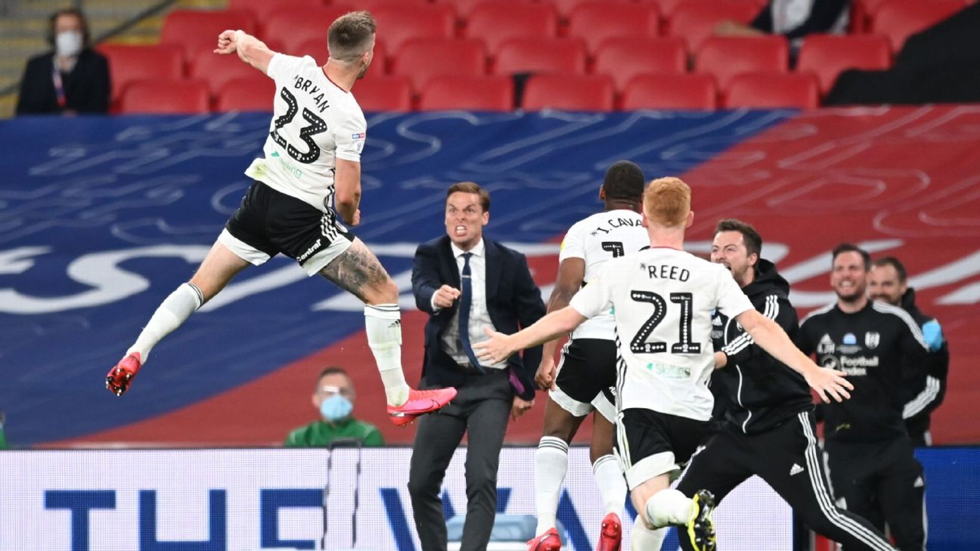 团队共赴前 团队共赴前