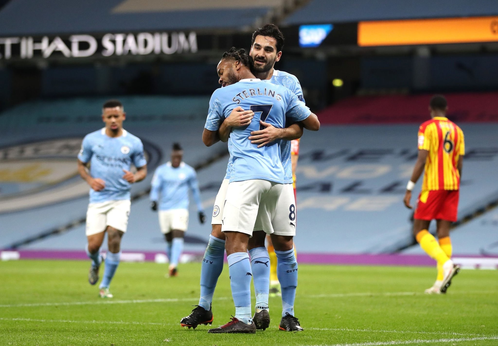 并与来自不 并与来自不